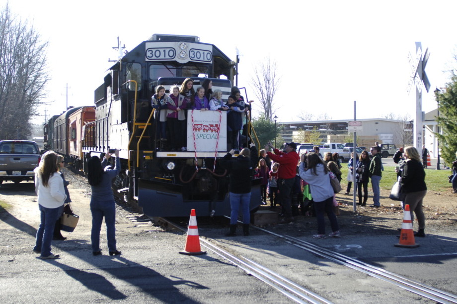 2015 Kuiken Brothers Toys for Tots Event Roxbury (137)